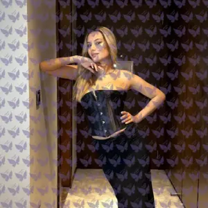 Имя: Элиза, Возраст: 27, Грудь: 2