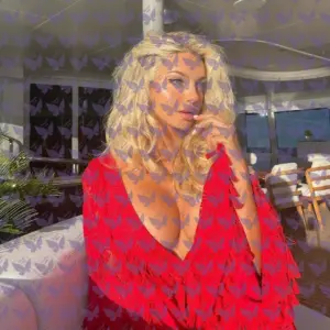 Имя: Элизабет, Возраст: 21, Грудь: 4