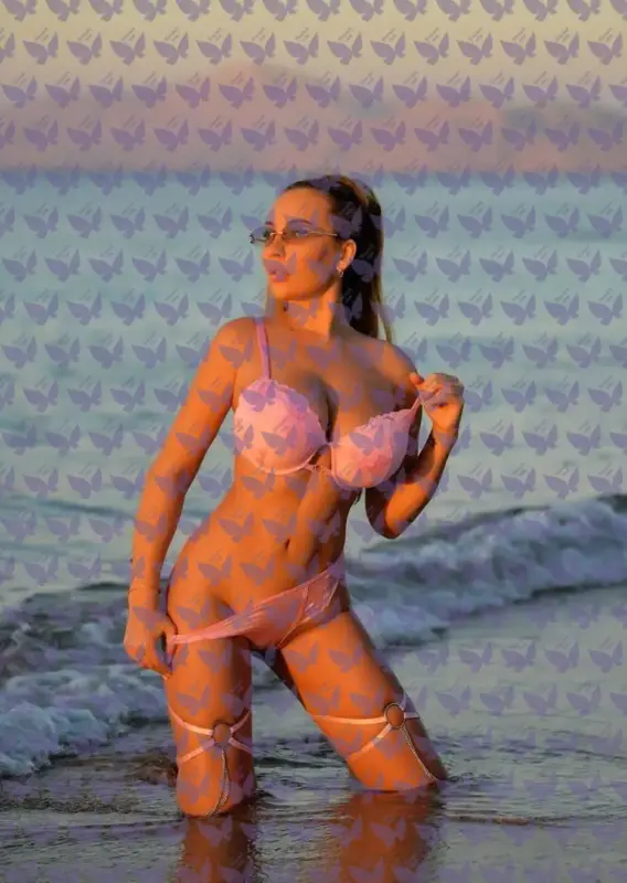 Имя: Элизабетта, Возраст: 26, Грудь: 5