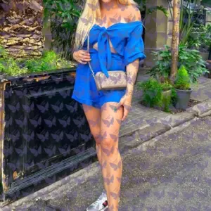 Имя: Элли, Возраст: 24, Грудь: 3