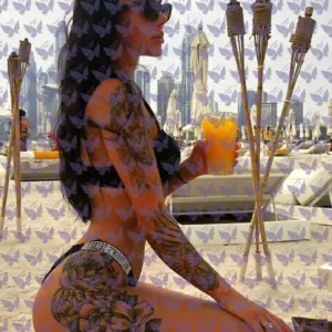 Имя: Элли, Возраст: 21, Грудь: 2