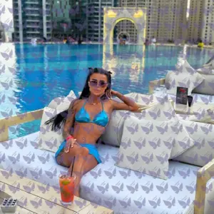 Имя: Элли, Возраст: 22, Грудь: 2