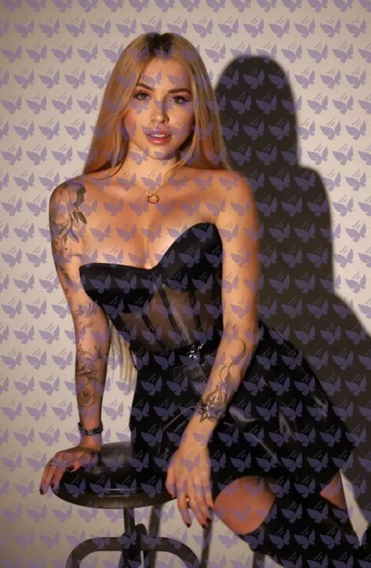 Имя: Элли, Возраст: 24, Грудь: 3