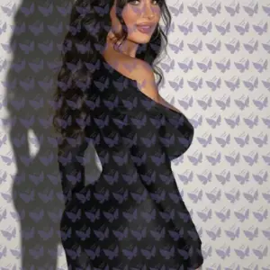 Имя: Элоиза, Возраст: 26, Грудь: 4