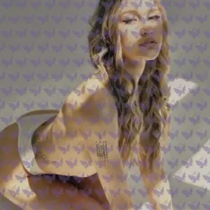 Имя: Эмилия, Возраст: 20, Грудь: 1