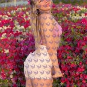 Имя: Энджи, Возраст: 21, Грудь: 2