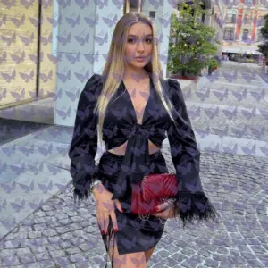 Имя: Эсме, Возраст: 24, Грудь: 2