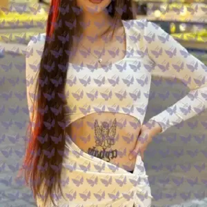 Имя: Эвелин, Возраст: 19, Грудь: 2