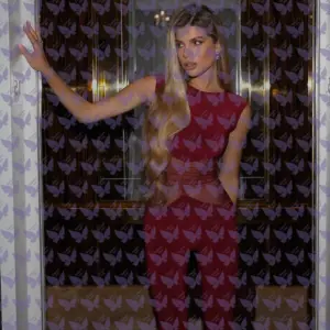 Имя: Эвелин, Возраст: 27, Грудь: 3