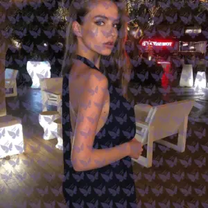 Имя: Фелисити, Возраст: 23, Грудь: 2