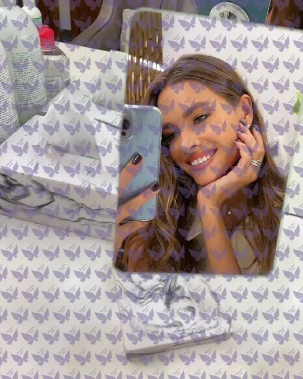 Имя: Флора, Возраст: 20, Грудь: 1