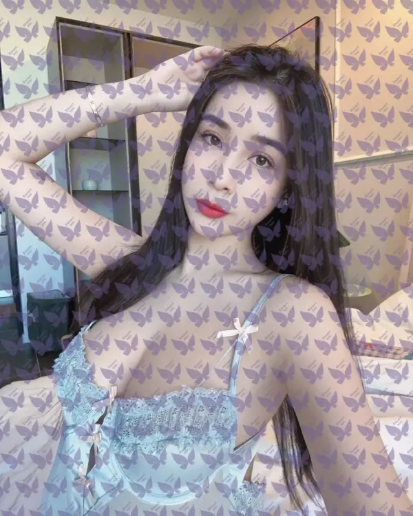 Имя: Глория, Возраст: 26, Грудь: 2