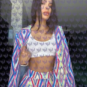 Имя: Ясмин, Возраст: 26, Грудь: 2