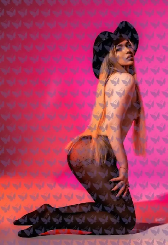 Имя: Инесса, Возраст: 23, Грудь: 2