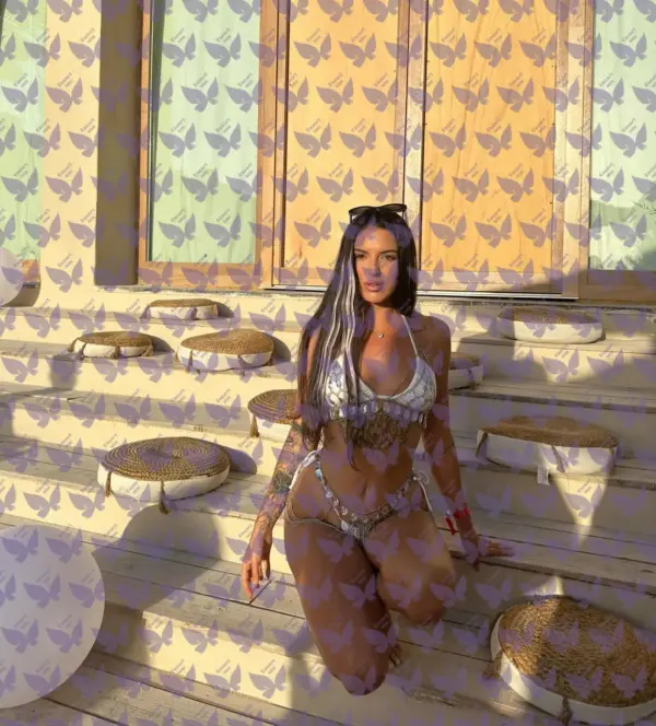 Имя: Иссадора, Возраст: 34, Грудь: 2