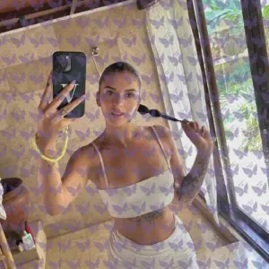 Имя: Иссадора, Возраст: 34, Грудь: 2