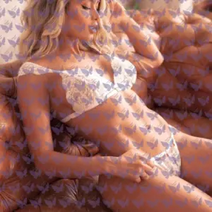 Имя: Ива, Возраст: 27, Грудь: 2