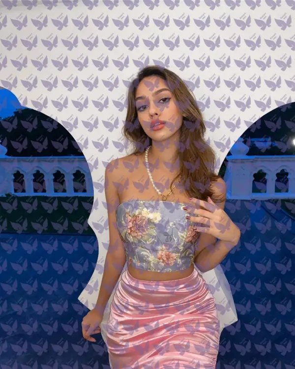 Имя: Иветта, Возраст: 22, Грудь: 2