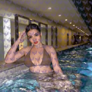 Имя: Капри, Возраст: 19, Грудь: 2