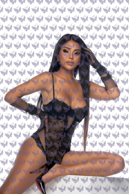 Имя: Каталина, Возраст: 24, Грудь: 3