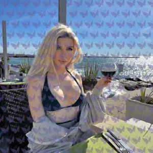 Имя: Керри, Возраст: 25, Грудь: 3