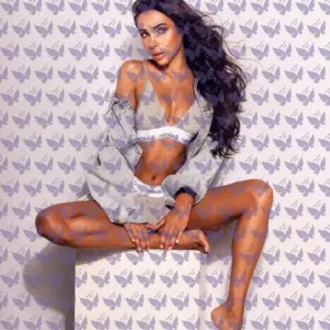 Имя: Кьяра, Возраст: 26, Грудь: 2