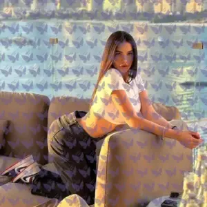 Имя: Клоэ, Возраст: 21, Грудь: 2