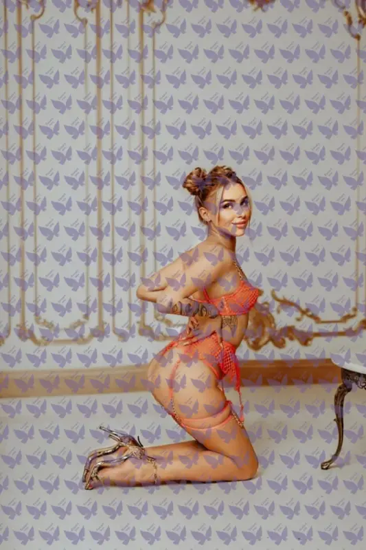 Имя: Конфеты, Возраст: 22, Грудь: 1