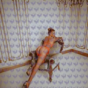 Имя: Конфеты, Возраст: 22, Грудь: 1