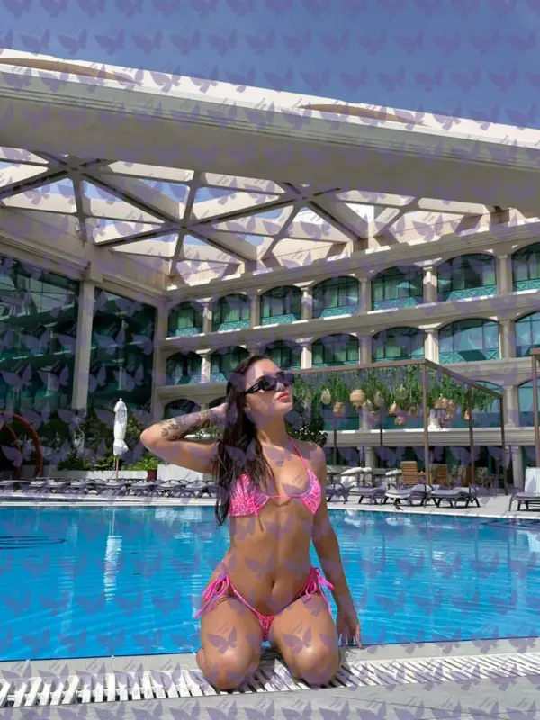 Имя: Корнелия, Возраст: 21, Грудь: 2