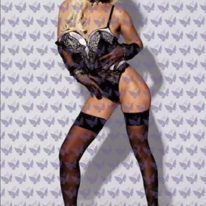 Имя: Ксавия, Возраст: 26, Грудь: 3