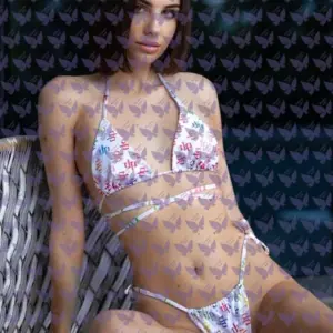 Имя: Лала, Возраст: 24, Грудь: 2