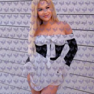 Имя: Лалиса, Возраст: 25, Грудь: 2