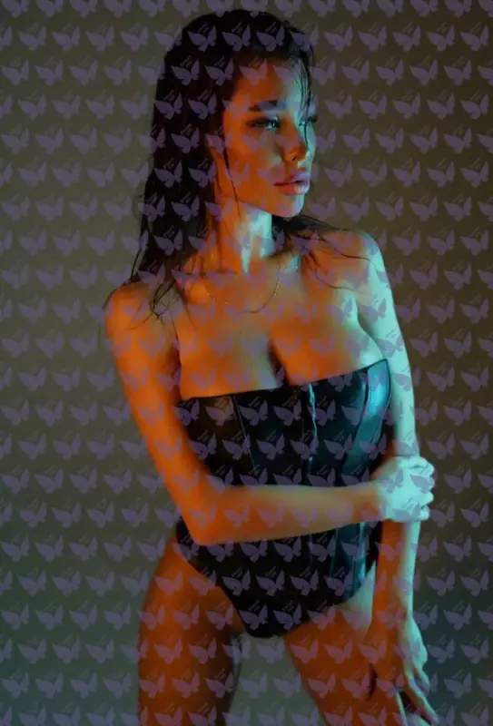 Имя: Лана, Возраст: 23, Грудь: 3