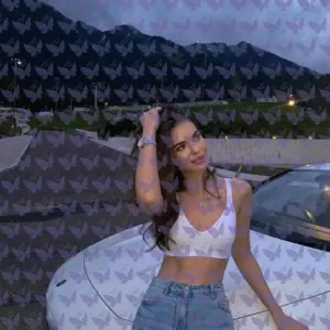 Имя: Лейси, Возраст: 25, Грудь: 1