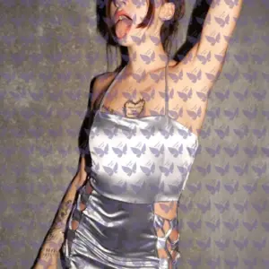 Имя: Лекси, Возраст: 23, Грудь: 2