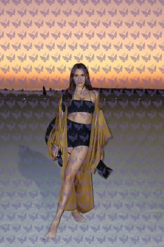 Имя: Лекси, Возраст: 23, Грудь: 2