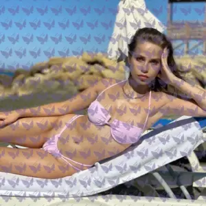 Имя: Лидия, Возраст: 22, Грудь: 1