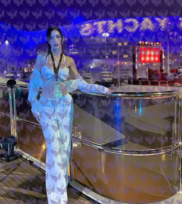 Имя: Лила, Возраст: 25, Грудь: 2