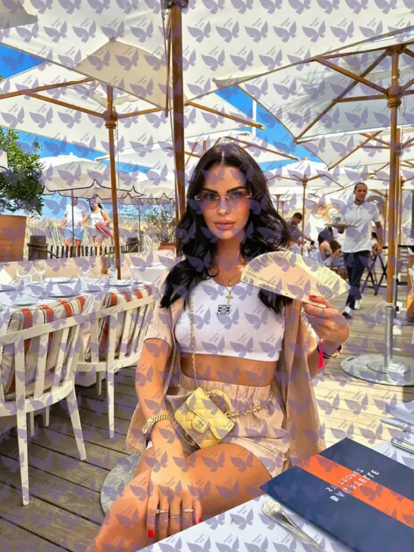 Имя: Лили, Возраст: 27, Грудь: 2