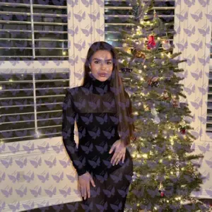 Имя: Лилиан, Возраст: 26, Грудь: 2