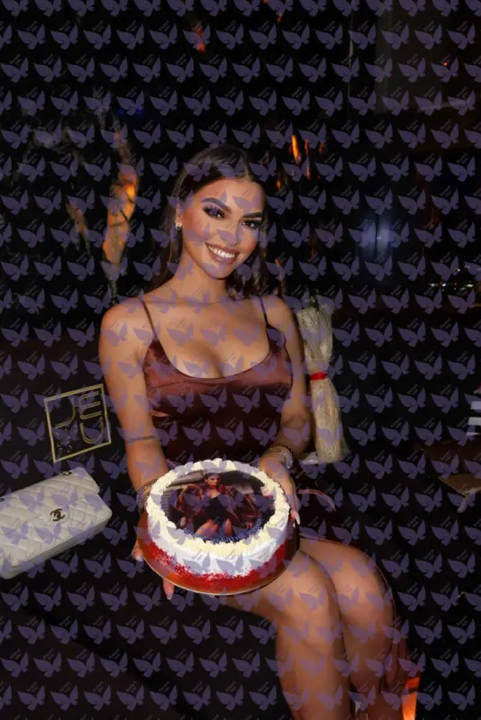 Имя: Линдси, Возраст: 23, Грудь: 3