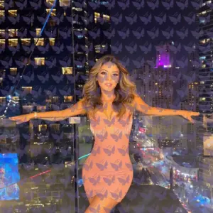 Имя: Лис, Возраст: 26, Грудь: 2