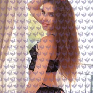 Имя: Лола, Возраст: 22, Грудь: 1