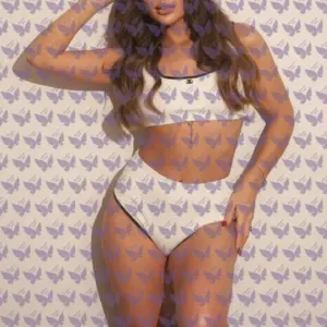 Имя: Лора, Возраст: 24, Грудь: 3