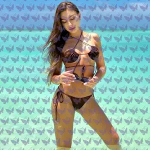 Имя: Лора, Возраст: 25, Грудь: 3