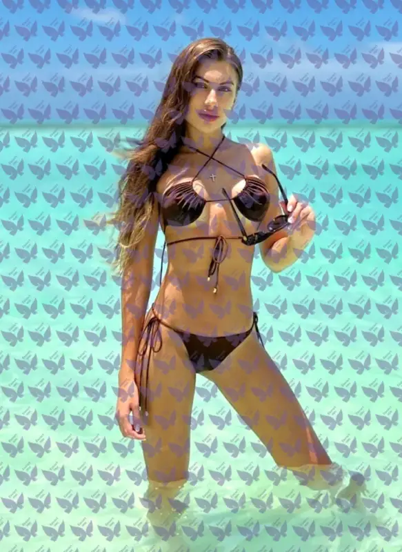 Имя: Лора, Возраст: 25, Грудь: 3