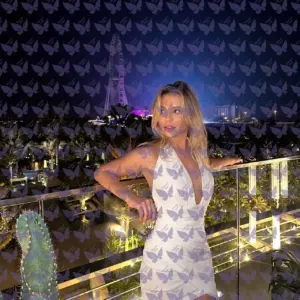 Имя: Лорелея, Возраст: 23, Грудь: 1