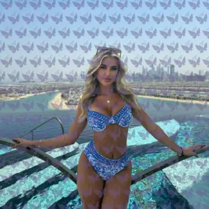 Имя: Лориэль, Возраст: 24, Грудь: 2