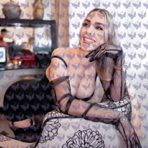 Имя: Майса, Возраст: 25, Грудь: 3